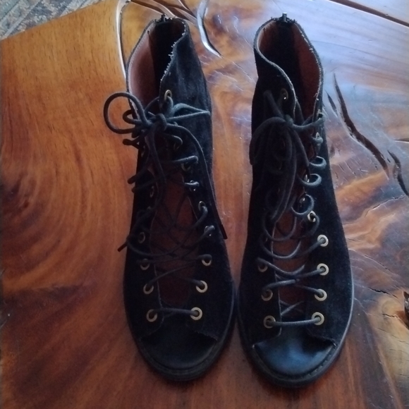 Jeffrey Campbell Cors lace up bootie - Picture 5 of 8